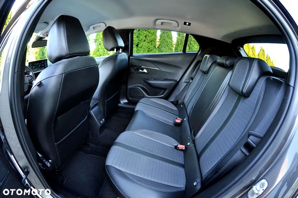 Peugeot 2008 BlueHDi 130 Allure S&S EAT8 - 22