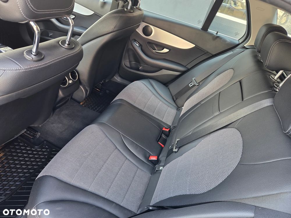 Mercedes-Benz Klasa C 220 d 9G-TRONIC - 19