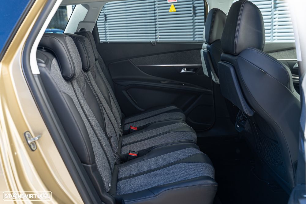 Peugeot 5008 1.2 PureTech Allure EAT8 - 17