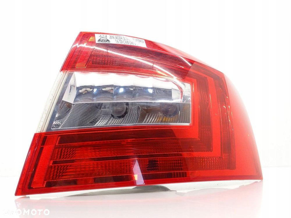 LAMPA PRAWY TYŁ PRAWA TYLNA SKODA OCTAVIA III 5E LB 5E5945112 - 1