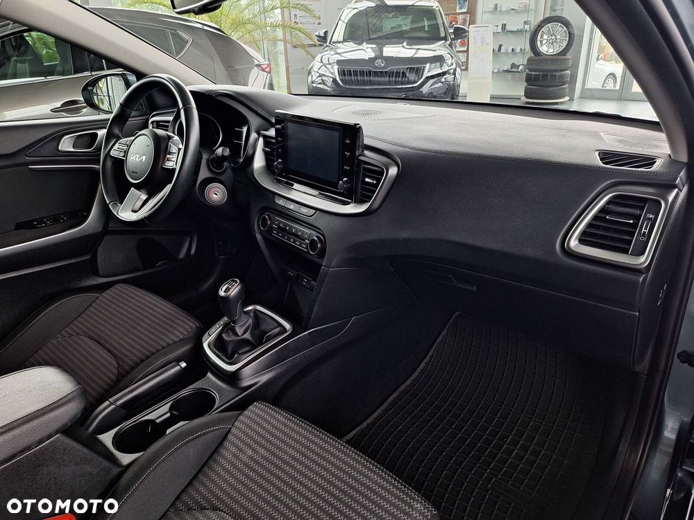 Kia Ceed 1.5 T-GDI M - 16