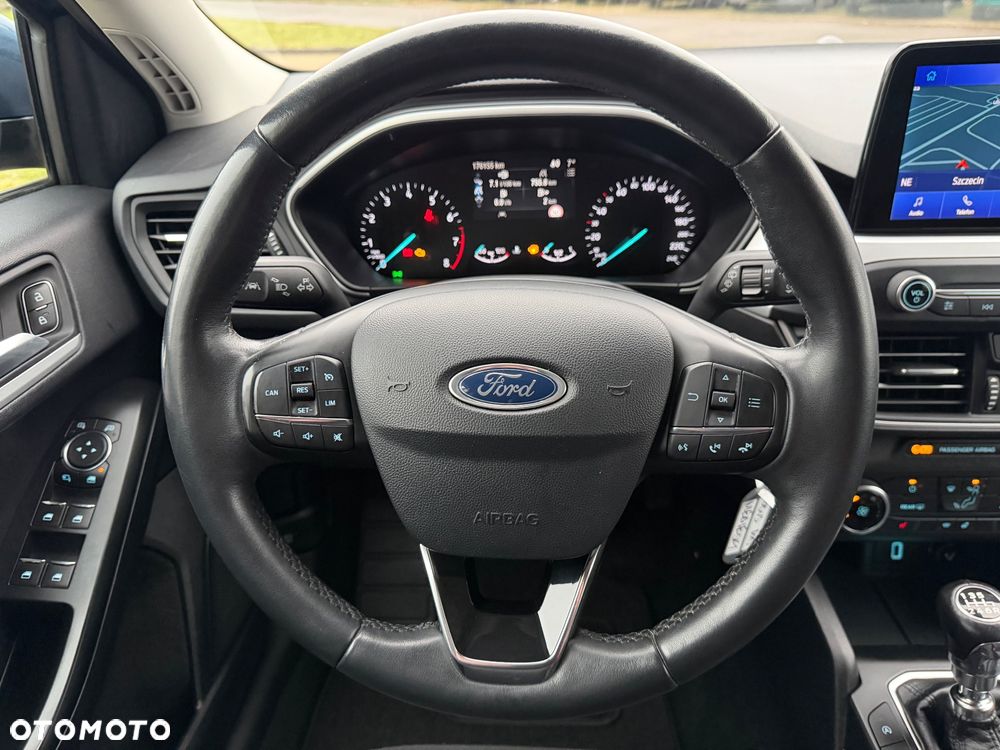 Ford Focus 1.0 EcoBoost STart-Stopp-System TITANIUM - 27