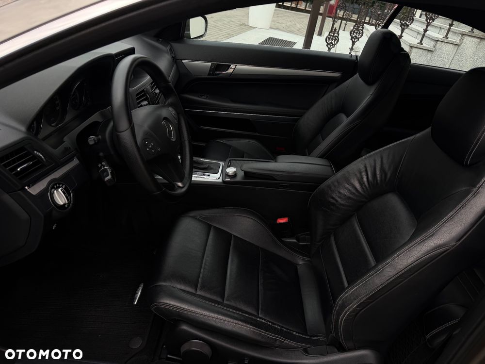 Mercedes-Benz Klasa E 250 CDI DPF BlueEFFICIENCY 7G-TRONIC Avantgarde - 23