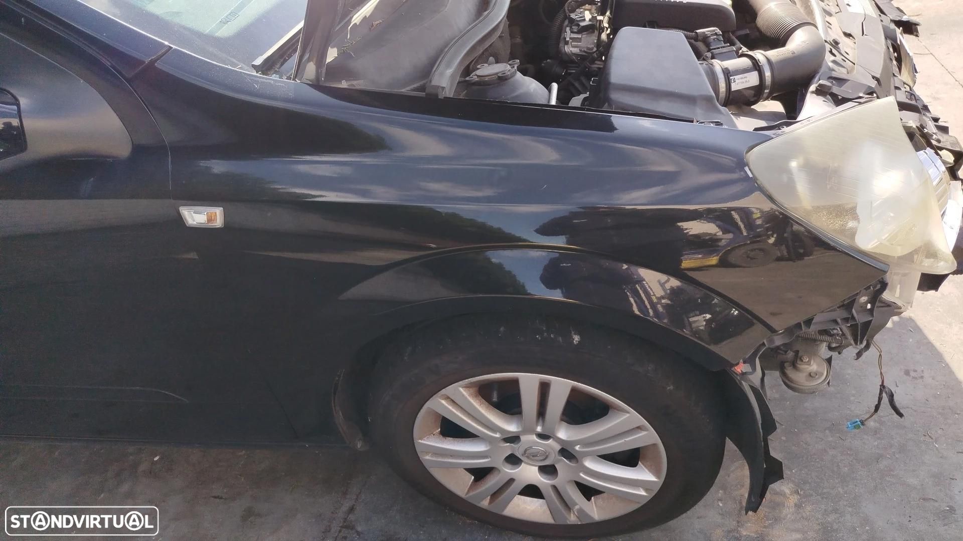 Guarda-lamas direito OPEL Astra H Caravan (L35) - 1