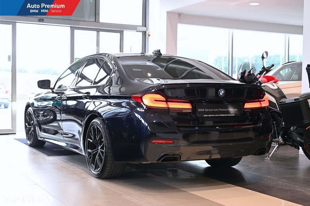BMW Seria 5 540i xDrive mHEV M Sport sport - 21