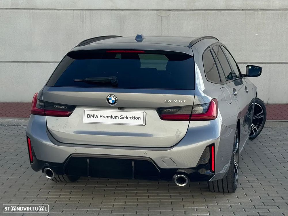 BMW 320 d Touring Pack Desportivo M Auto - 4