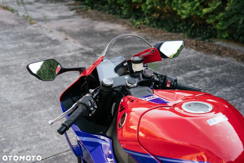 Honda CBR - 9