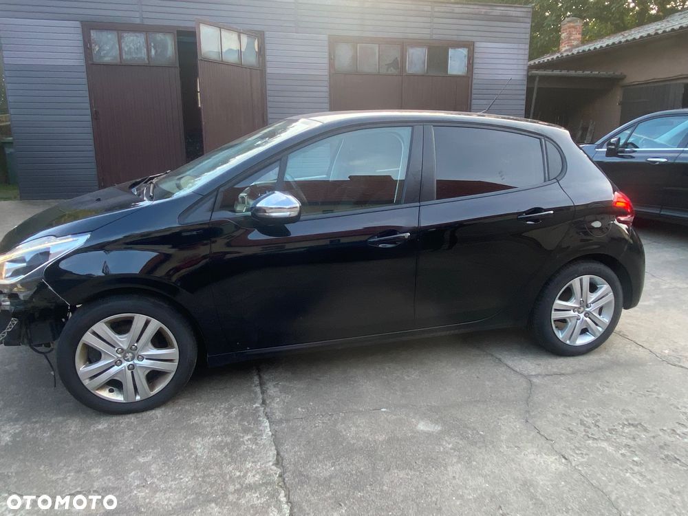 Peugeot 208 - 2