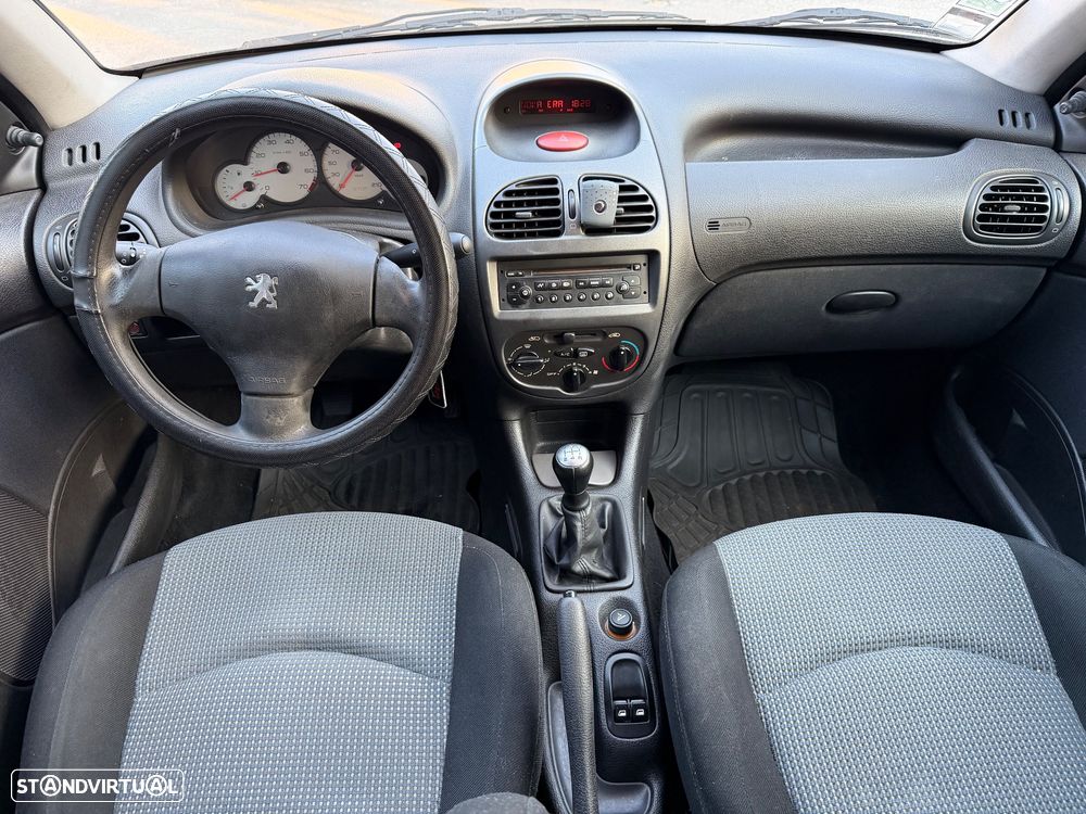 Peugeot 206 1.1 XT - 6