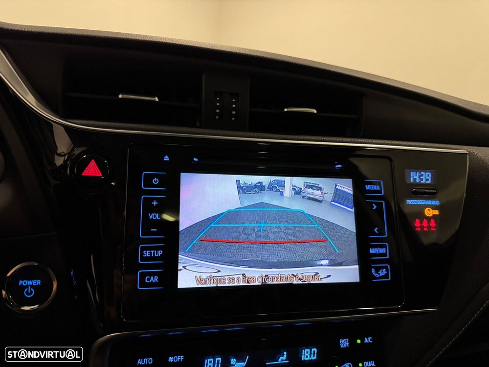 Toyota Auris Touring Sports 1.8 HSD Comfort +P.Techno+P.Sport - 9
