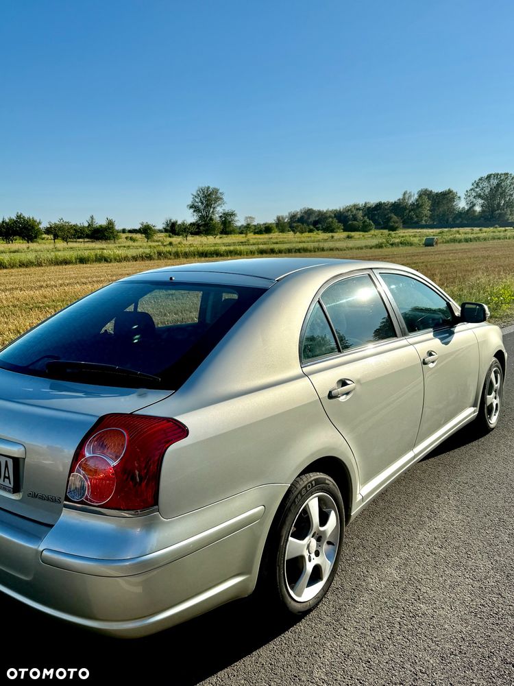 Toyota Avensis 2.0 D-4D Sol - 9