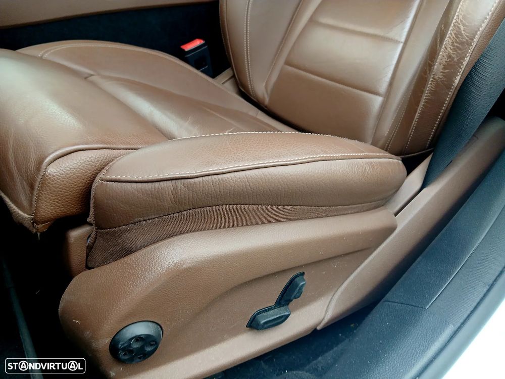 Mercedes-Benz E 300 Bluetec Hybrid Avantgarde - 20