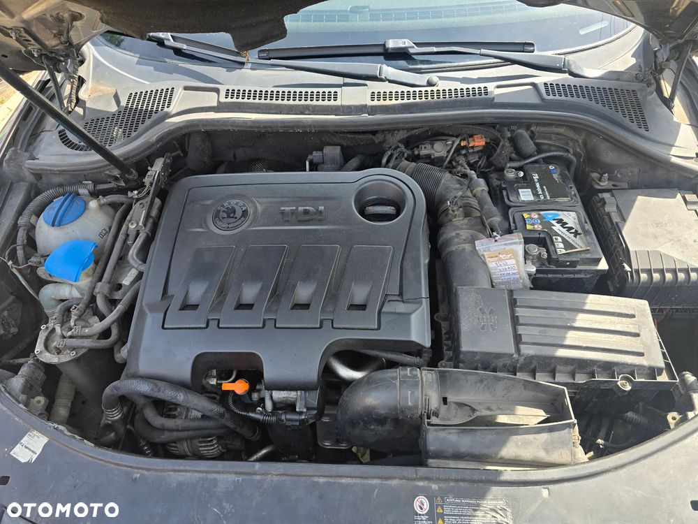 Skoda Superb 2.0 TDI Elegance DSG - 10