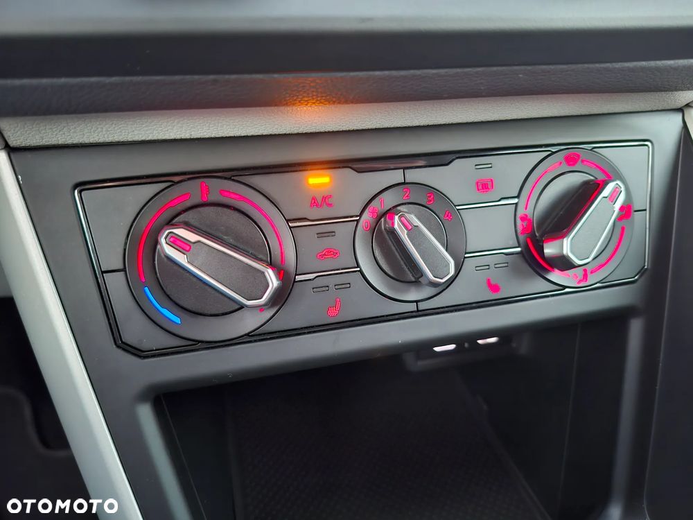 Volkswagen Polo - 12