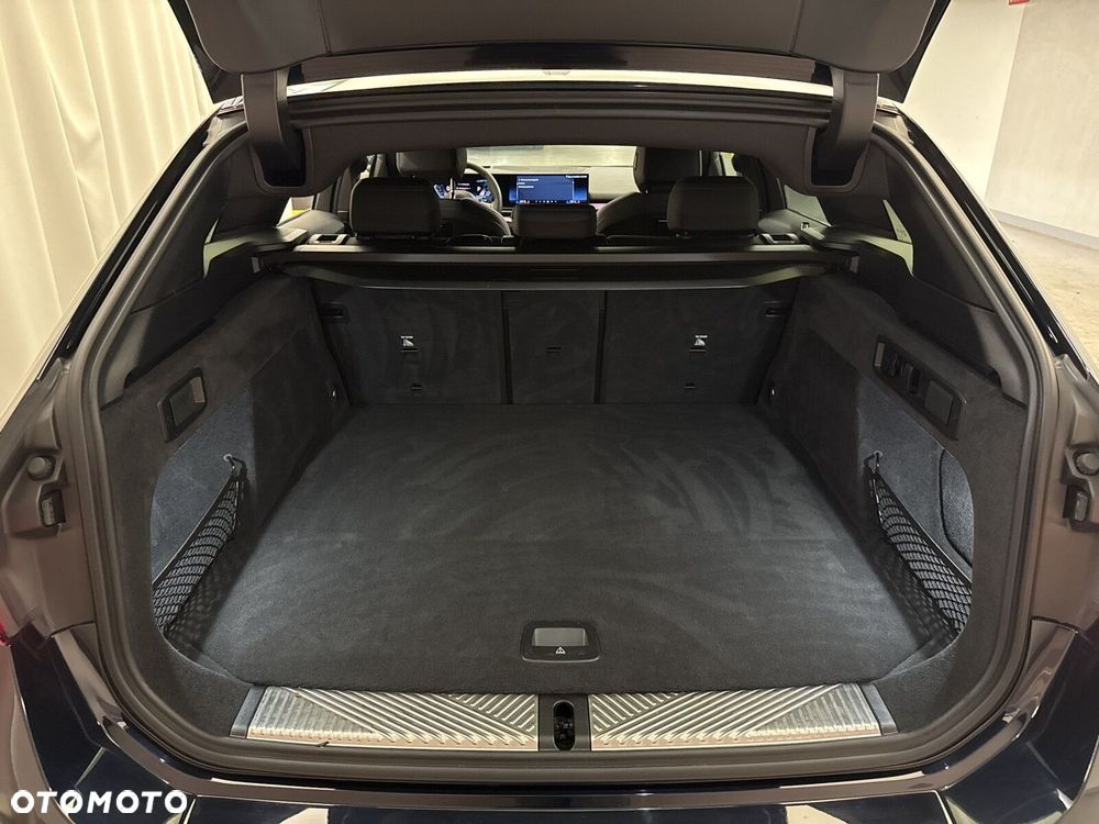 BMW Seria 5 520i mHEV M Sport - 19