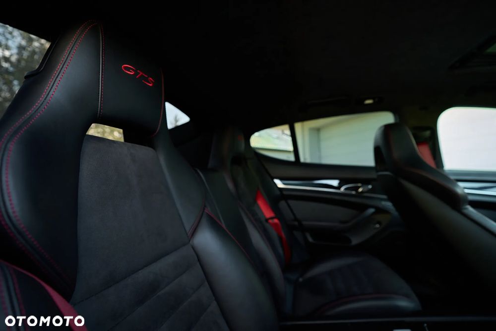 Porsche Panamera GTS - 34