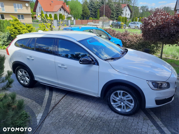 Volvo V60 Cross Country T5 AWD Momentum