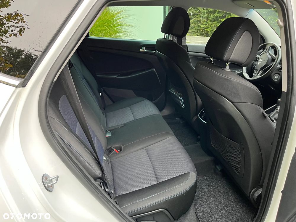 Hyundai Tucson 1.7 CRDI BlueDrive Style 2WD - 12