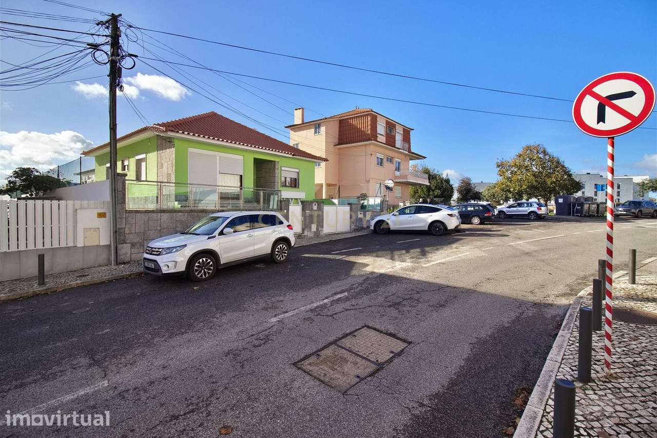 Moradia Térrea, isolada, com Terreno adjacente num total de 1107 m2, - Grande imagem: 3/38