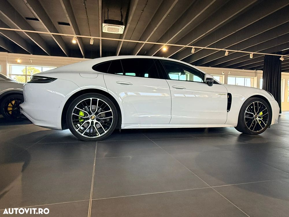 Porsche Panamera 4 E-Hybrid Platinum Edition - 3