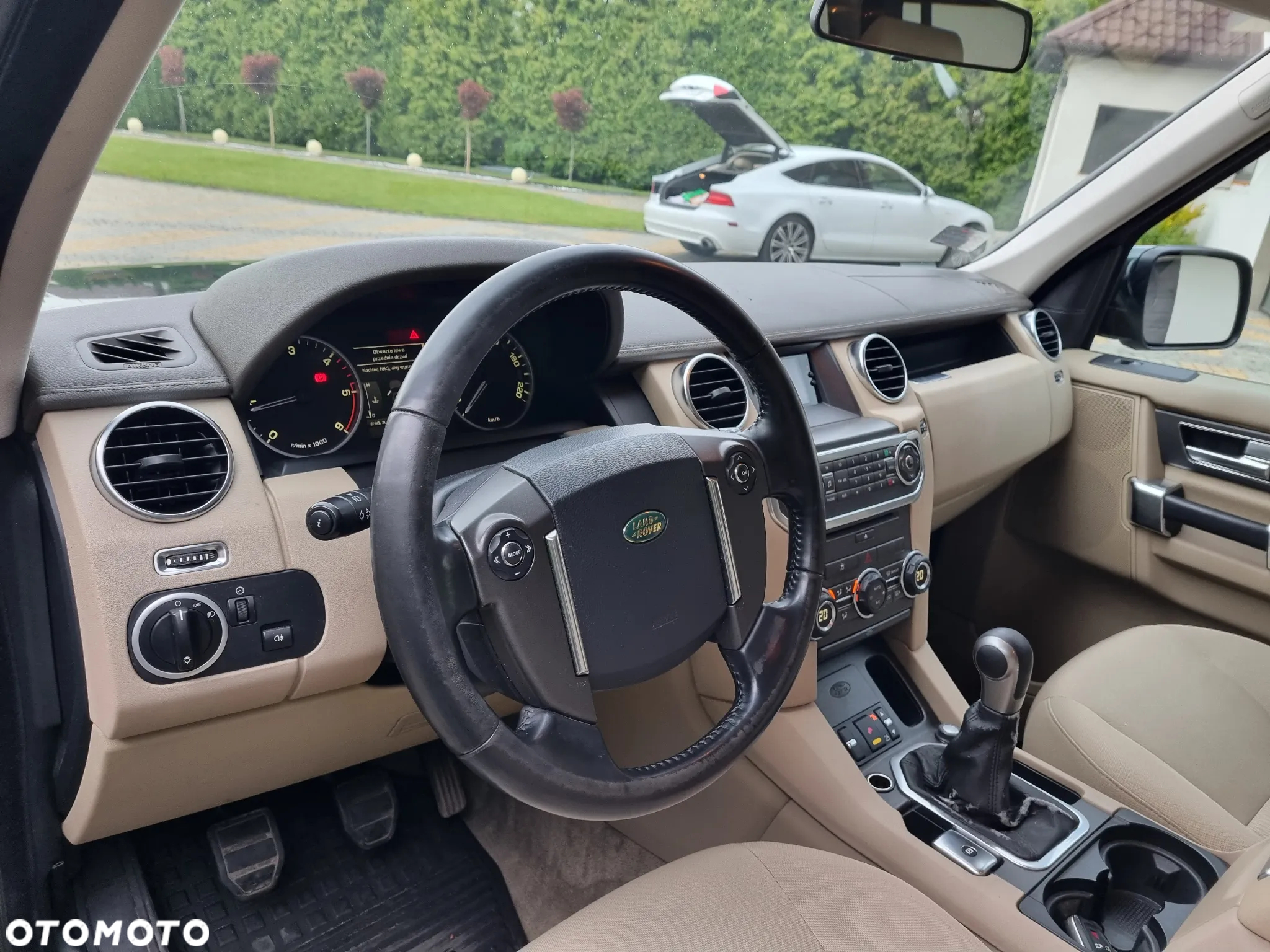 Land Rover Discovery IV 2.7D V6 S - 13