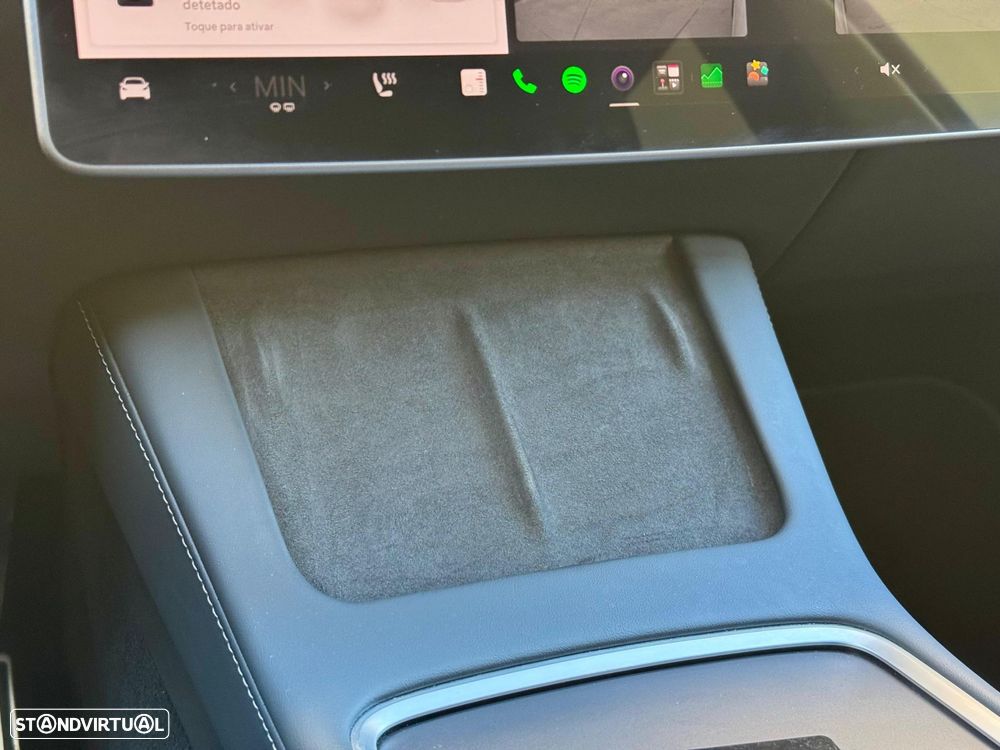 Tesla Model Y Standard - 38