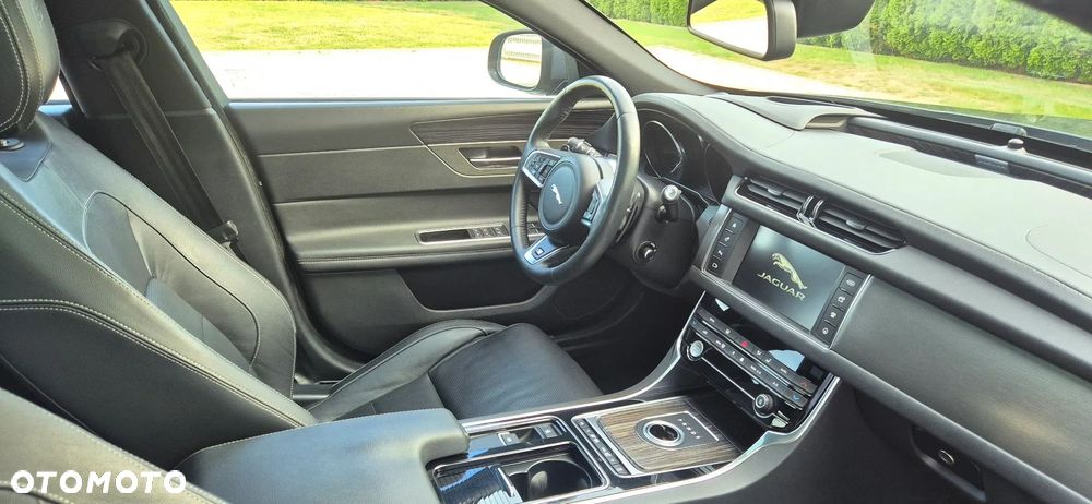 Jaguar XF 3.0 V6 AWD S - 19