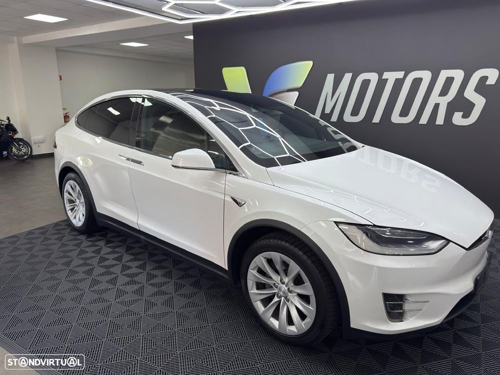 Tesla Model X - 2
