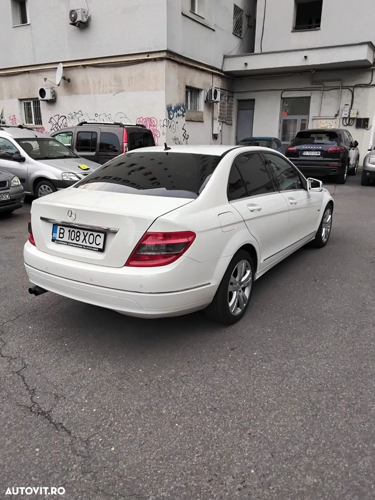 Mercedes-Benz C 180 CGI Automatik BlueEFFICIENCY Avantgarde - 4