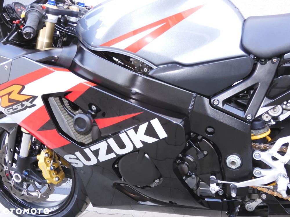 Suzuki GSX-R - 30