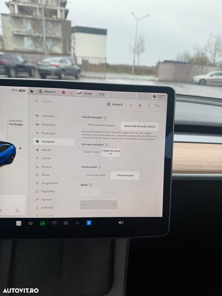Tesla Model 3 - 12