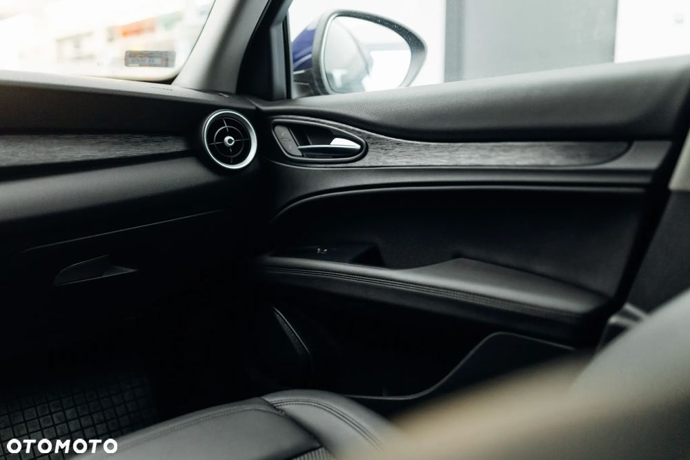 Alfa Romeo Stelvio 2.0 Turbo Q4 - 22