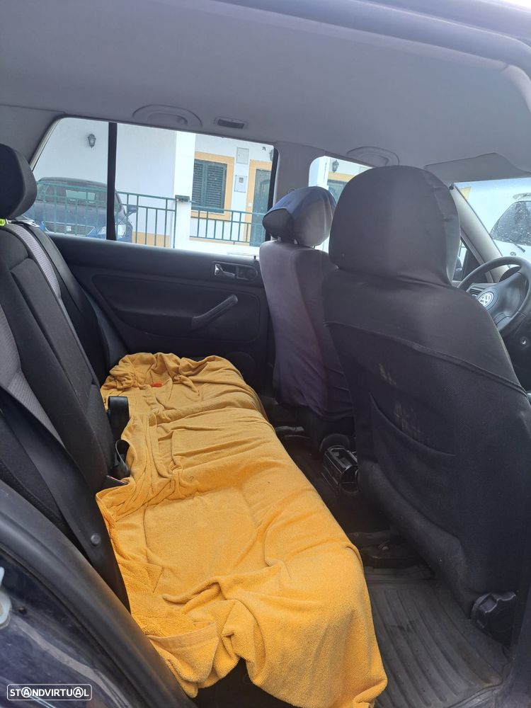 VW Golf 1.9 TDi 25 Anos - 8