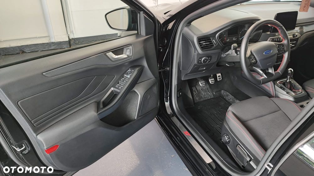 Ford Focus 1.5 EcoBoost ST-Line - 9