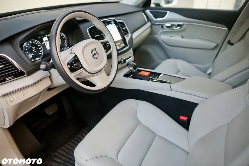 Volvo XC 90 T5 AWD Inscription 7os - 32