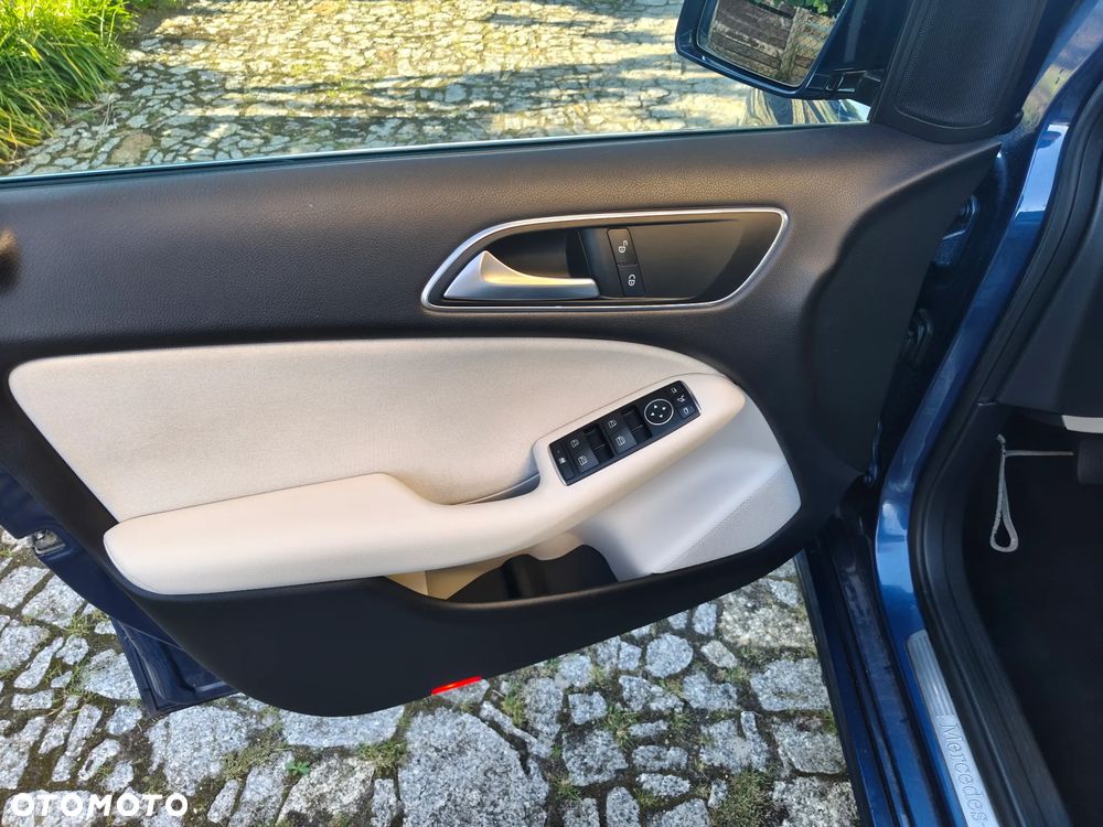 Mercedes-Benz Klasa B 180 CDI (BlueEFFICIENCY) - 21