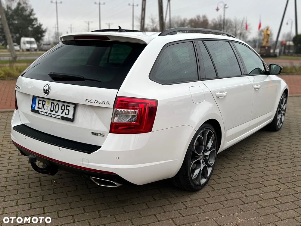 Skoda Octavia 2.0 TDI DSG RS - 3