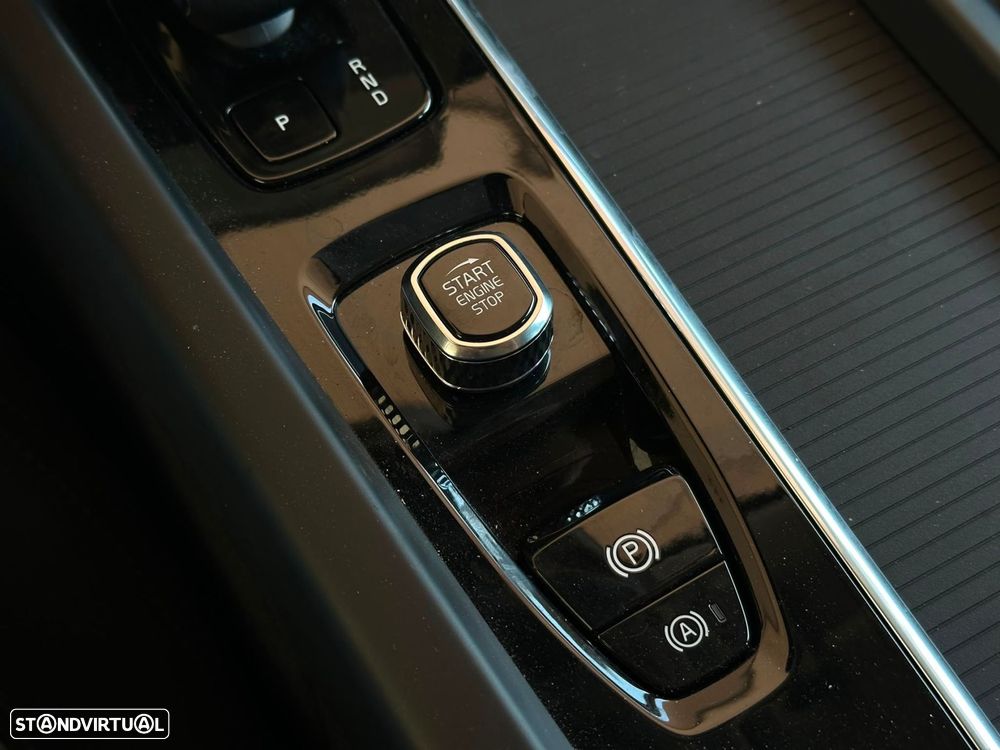 Volvo XC 60 2.0 T6 PHEV Core AWD - 24