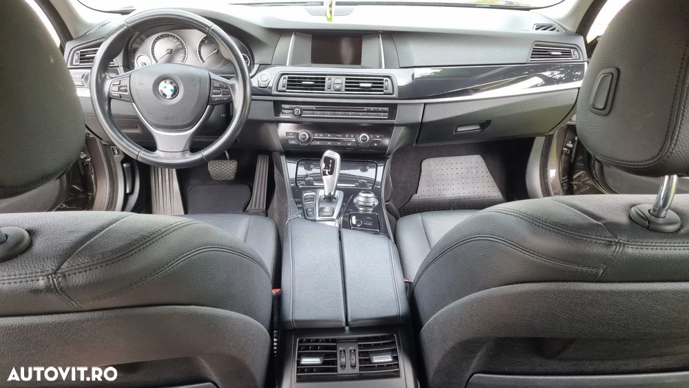 BMW Seria 5 520d xDrive AT - 13