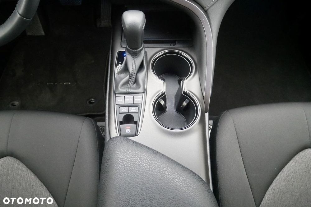 Toyota Camry 2.5 Hybrid Comfort CVT - 11