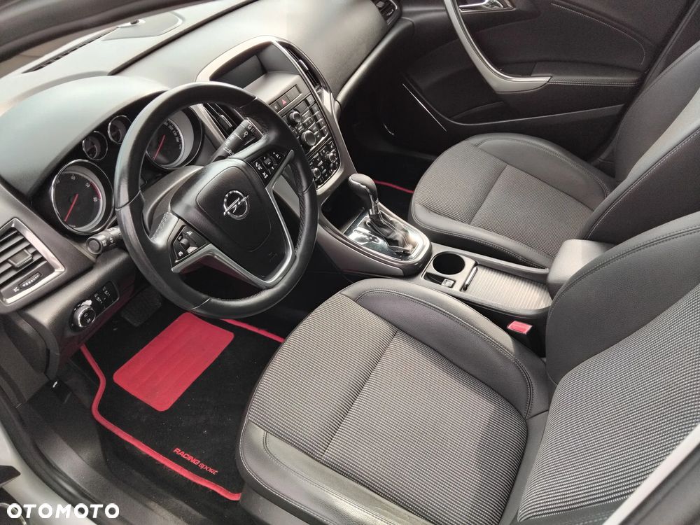 Opel Astra 1.4 Turbo 150 Jahre - 16