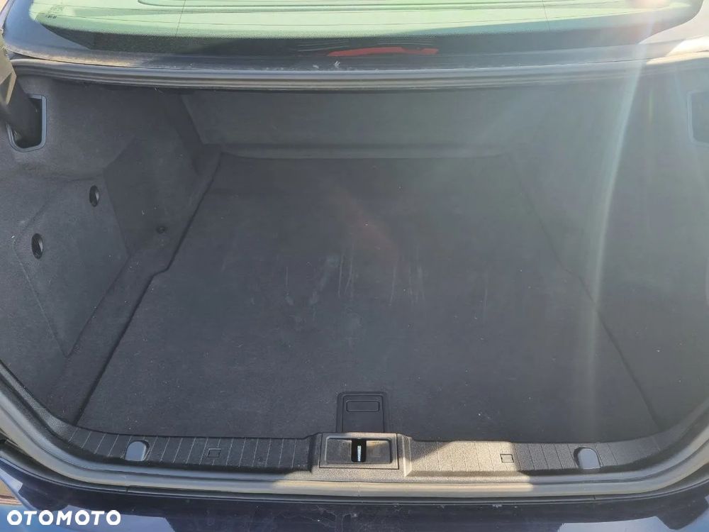 Mercedes-Benz Klasa E 320 Elegance - 16