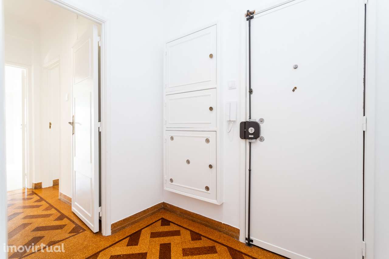Apartamento T2 para arrendar em Alvalade - Grande imagem: 2/26