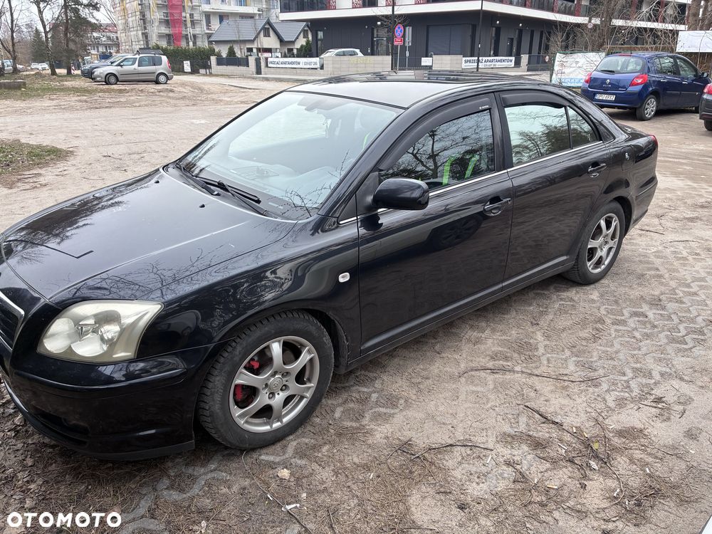 Toyota Avensis - 4