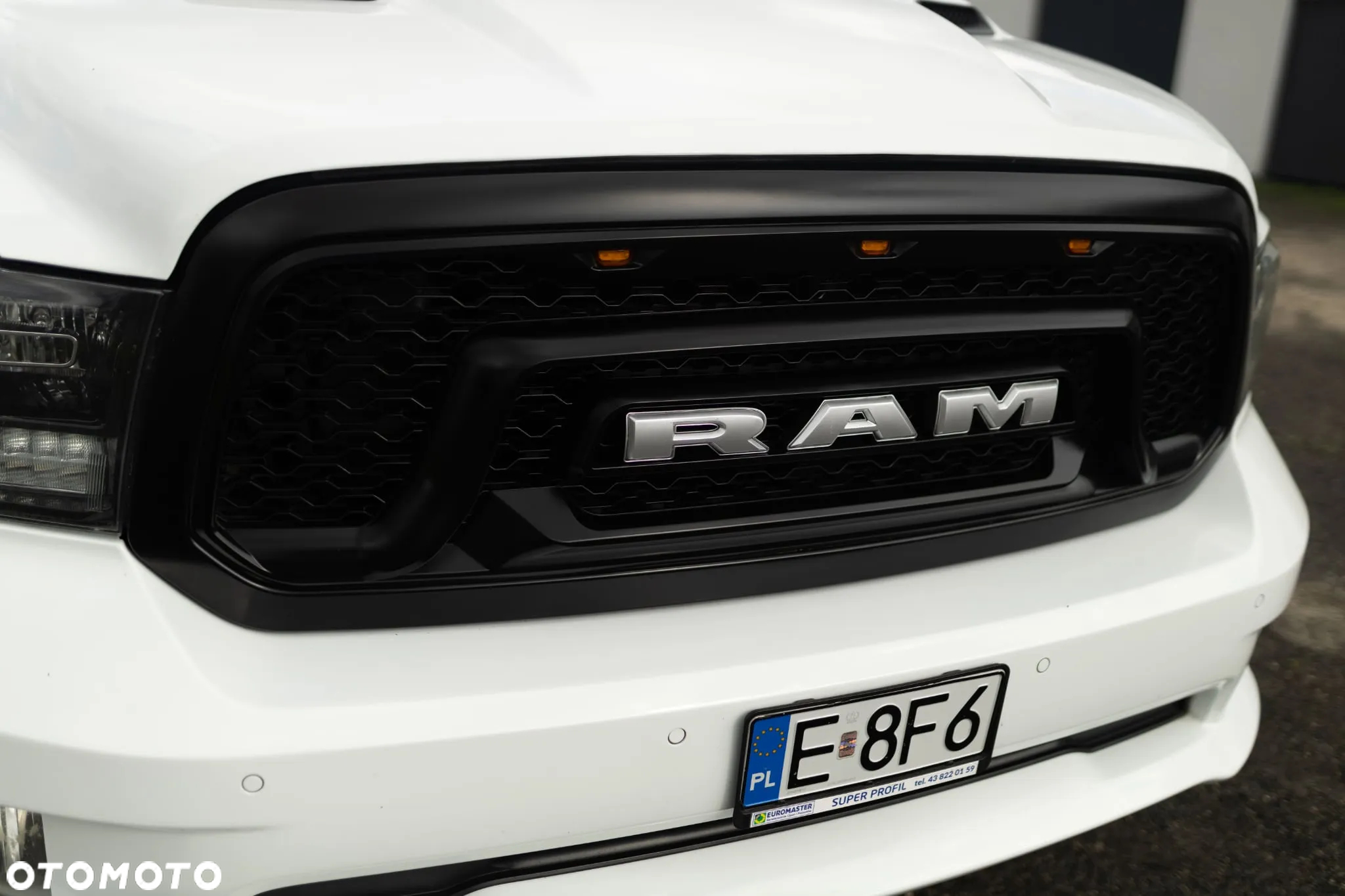 Dodge RAM 1500 5.7 4x4 - 17