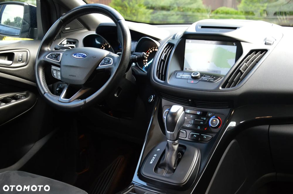Ford Kuga 2.0 TDCi 4x4 ST-Line - 28