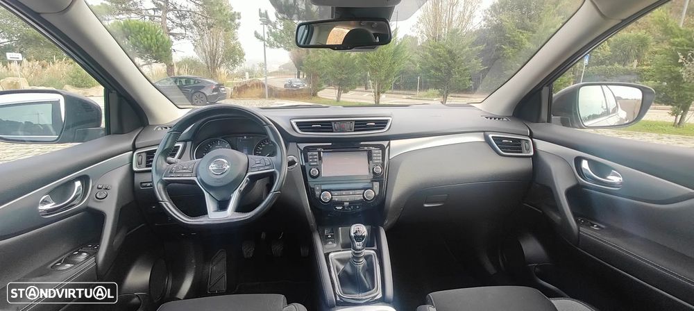 Nissan Qashqai 1.5 dCi N-Connecta 18 - 12