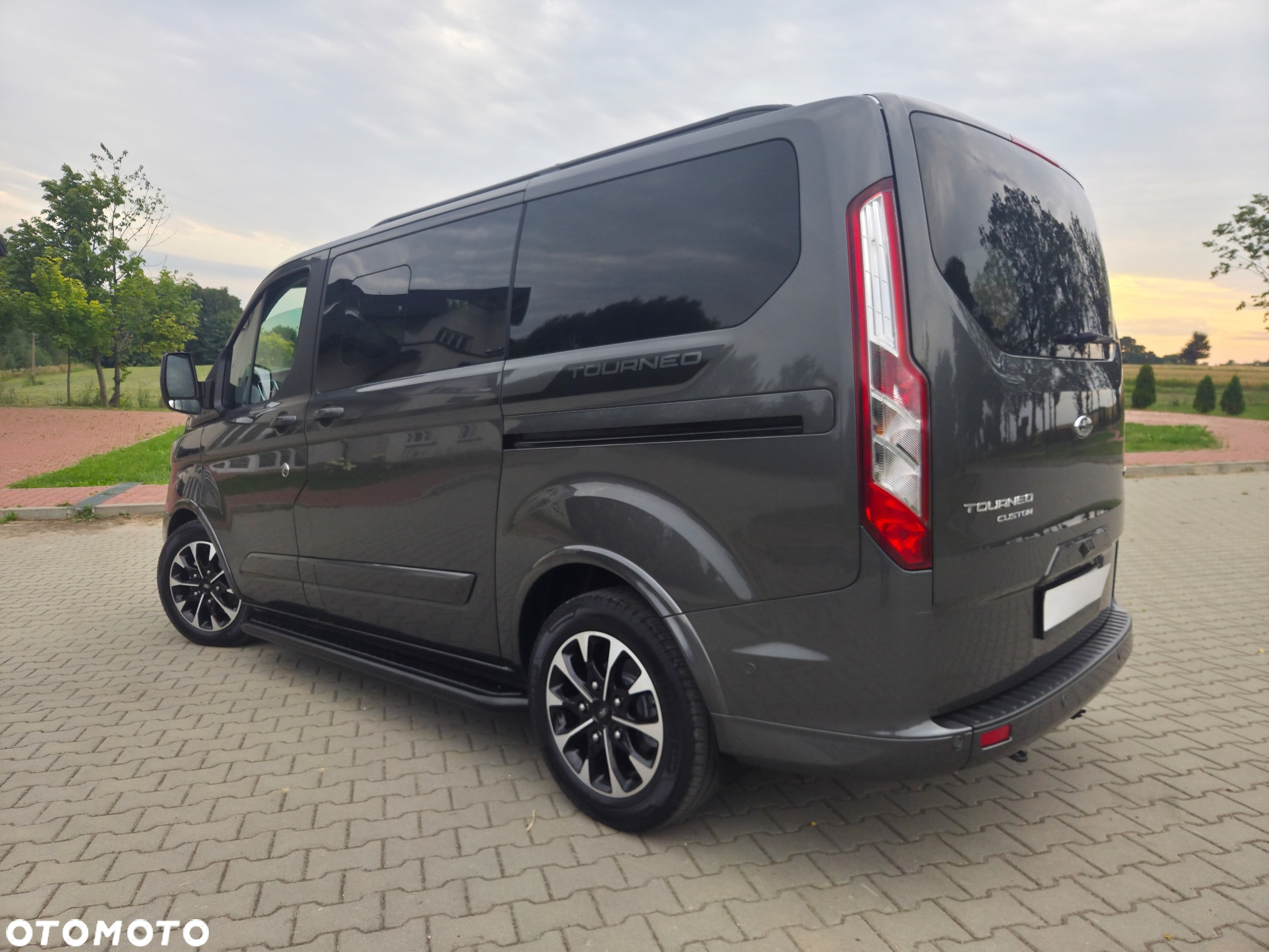 Ford Tourneo Custom 320 L1H1 VA MH Trend - 11