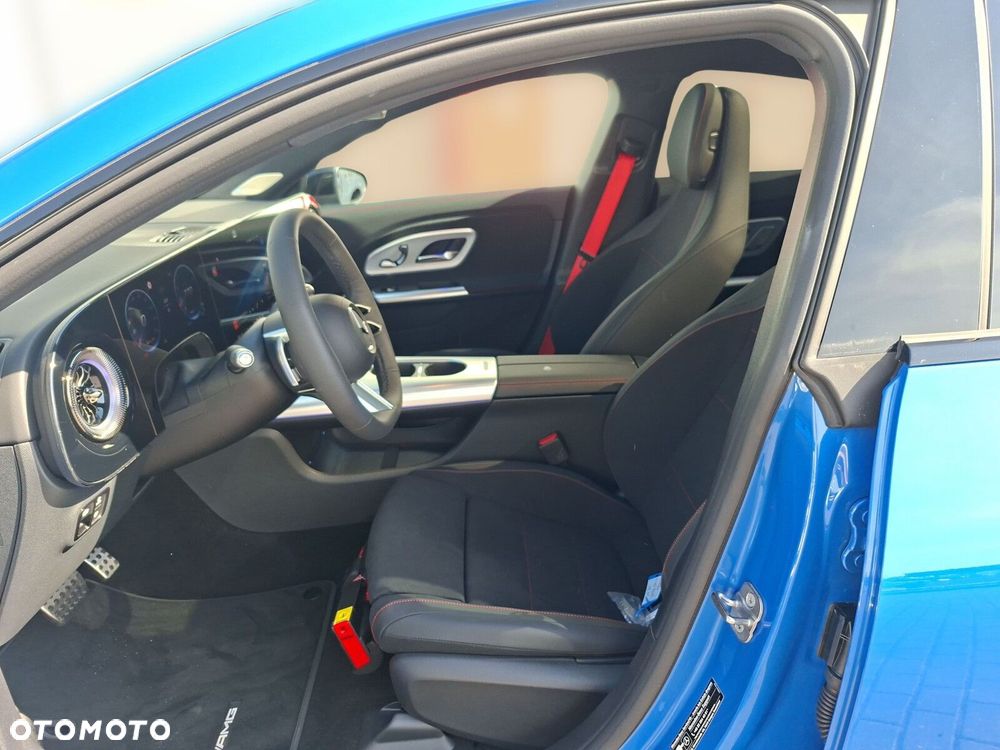 Mercedes-Benz CLA - 13