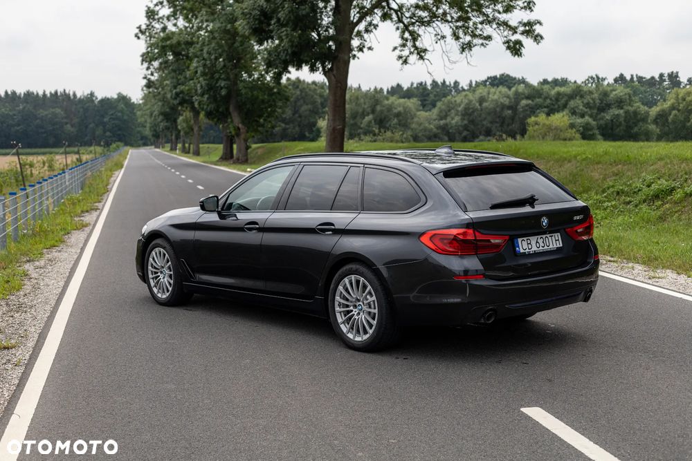 BMW Seria 5 520i Sport Line sport - 8